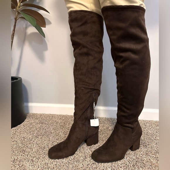 ✨ Christian Siriano Chocolate Samiya Over-the-Knee Boot ✨ - Picture 9 of 16